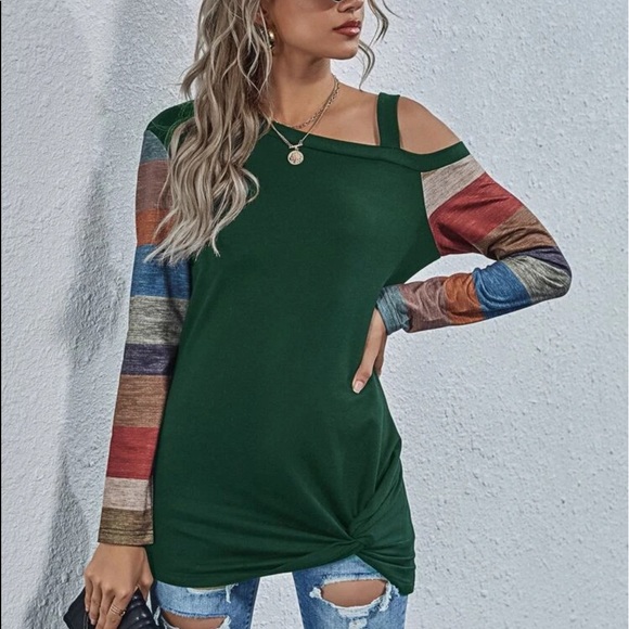 {M-XL} Green Top with Color Block Sleeves - Picture 2 of 3